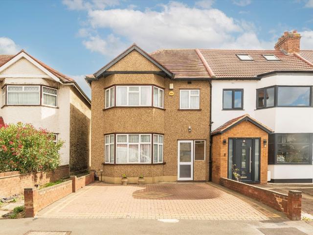 Apartment for rent in London Borough of Ealing, Greater London