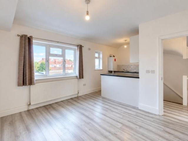 Apartment for rent in London Borough of Ealing, Greenford