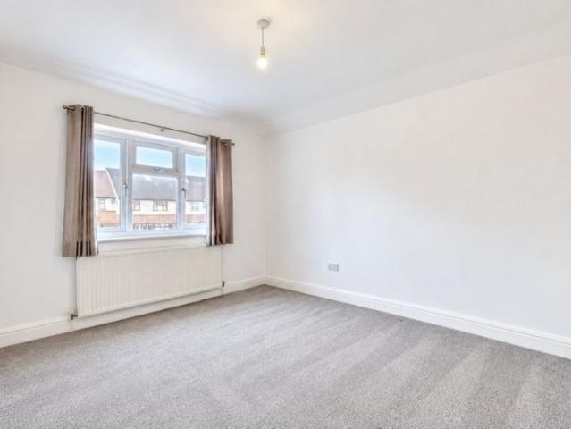 Apartment for rent in London Borough of Ealing, Greenford