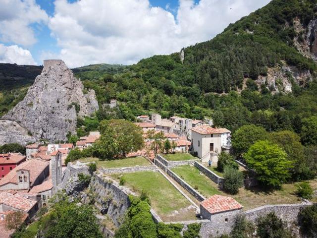 Terreno in vendita a Unione dei Comuni Montani Amiata Grossetana, Roccalbegna