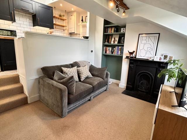 Apartment for rent in Furzedown, Greater London