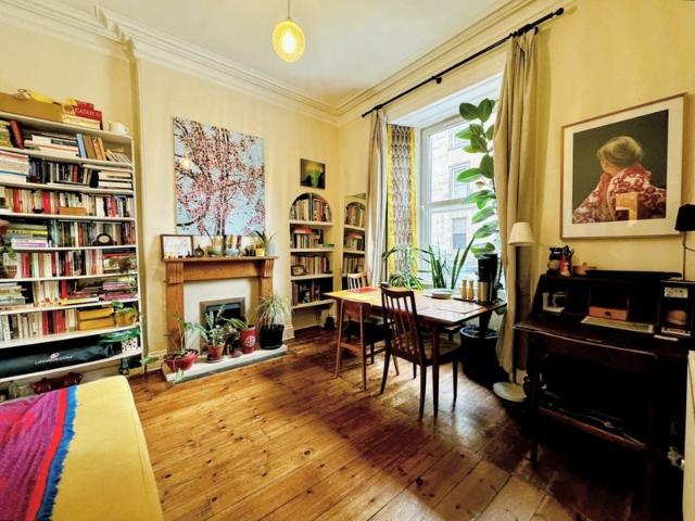 Apartment for rent in Hillside, Leith