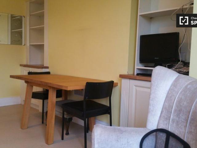 Apartment to rent in Bluebell, North Tipperary