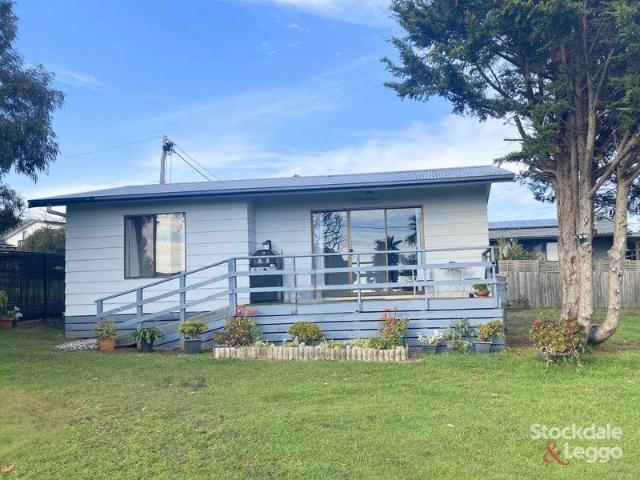 House for rent in Wimbledon Heights, Victoria