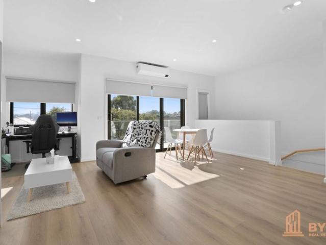Townhouse for rent in Camerons Creek, Victoria