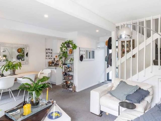 Townhouse for rent in Saint Albans, Canterbury