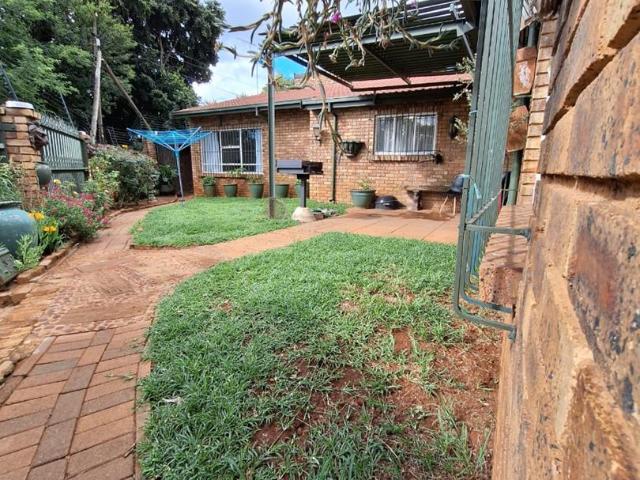 House for rent in Faerie Glen, Gauteng