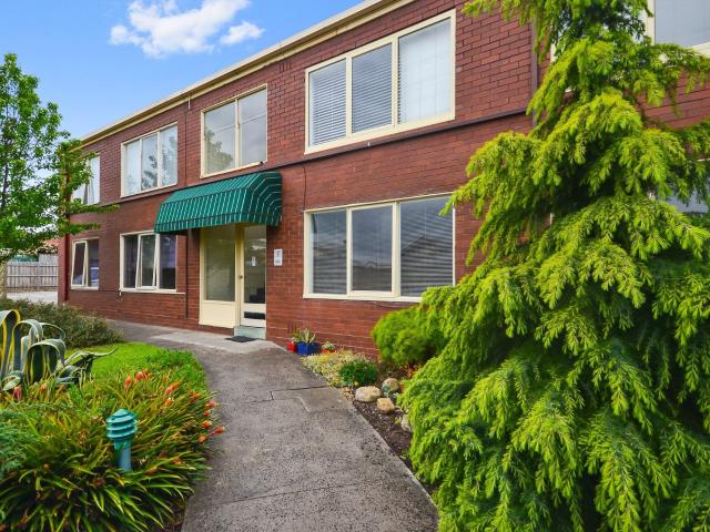 Apartment for rent in Thornbury, Melbourne