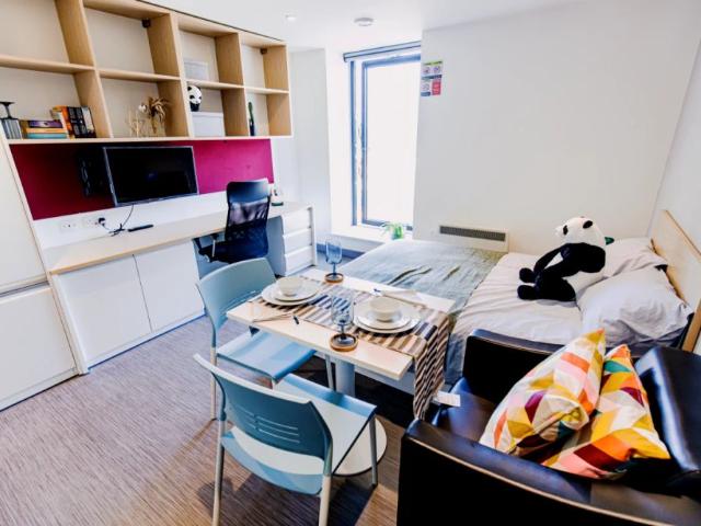 Studio for rent in South Yorkshire