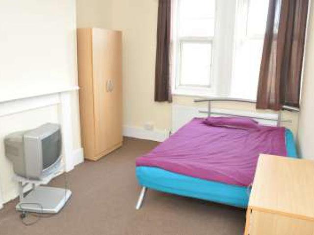 Room for rent in Kilburn, Greater London