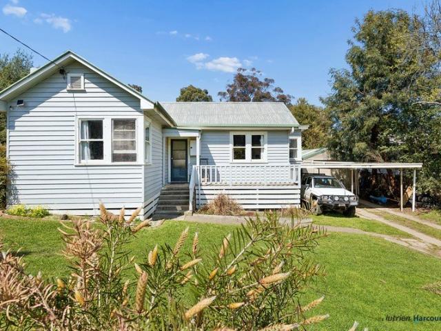 House for sale in Alexandra, Victoria