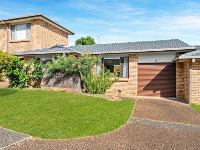 Villa for sale in Long Jetty, New South Wales