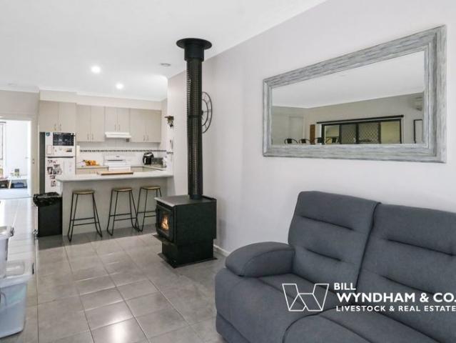 Townhouse for rent in Orbost, Victoria