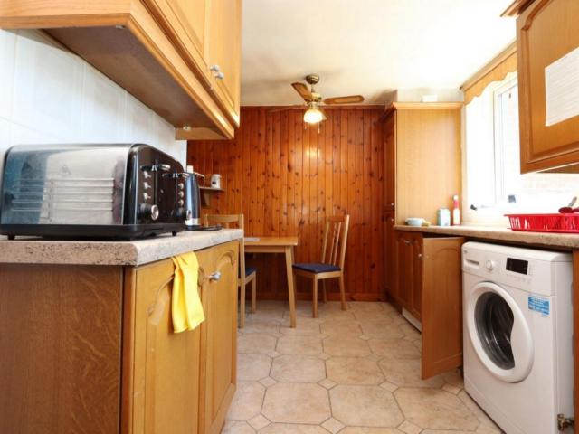 Room for rent in Avebury East Estate, Bethnal Green
