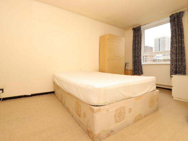Room for rent in Avebury East Estate, Bethnal Green