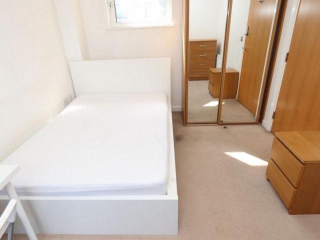 Room for rent in East Greenwich, Greater London