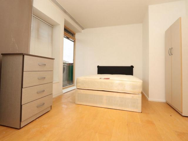 Room for rent in East Greenwich, Greater London