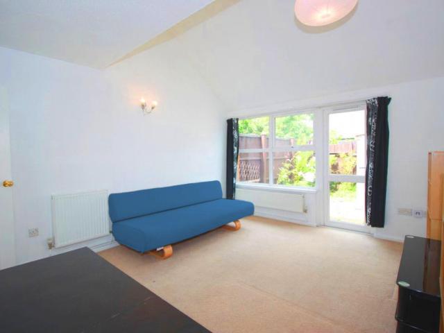Room for rent in Barnsbury, Greater London