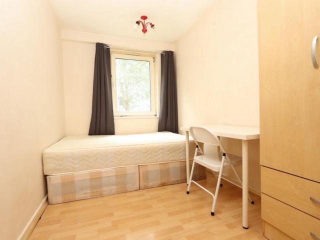 Room for rent in North Woolwich, Greater London