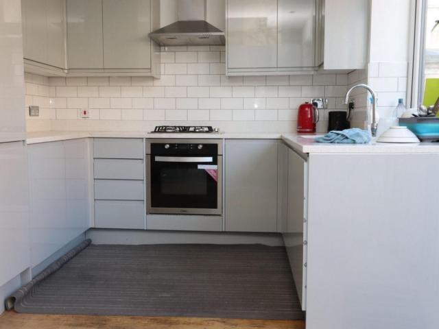 Room for rent in Scotch Estate, Greater London
