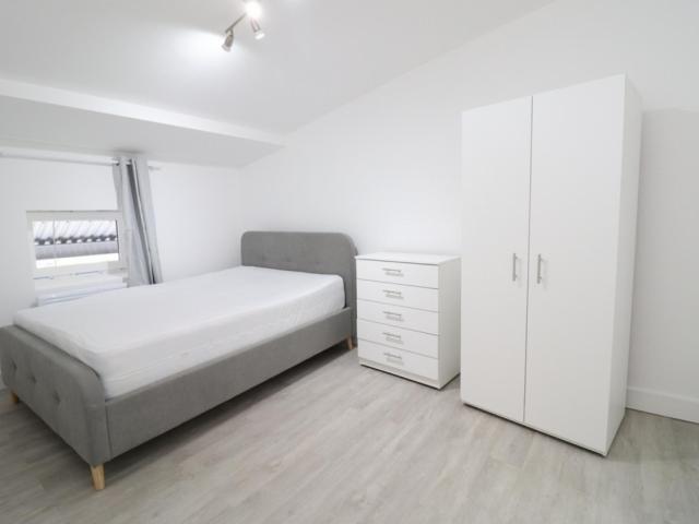 Room for rent in Callis Yard, Greater London