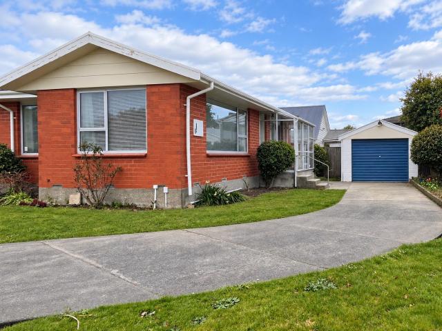 House for rent in Chaslands, Canterbury