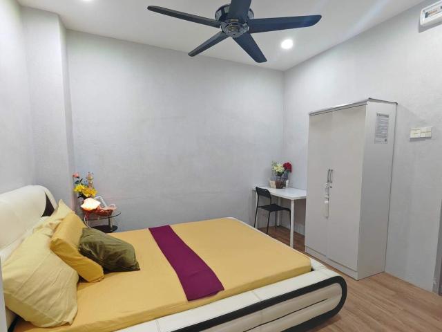 Room for rent in Taman Greenview, George Town