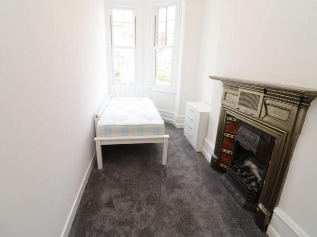 Room for rent in London Borough of Ealing, Greater London