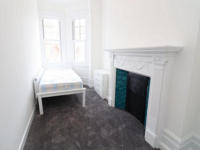 Room for rent in London Borough of Ealing, Greater London
