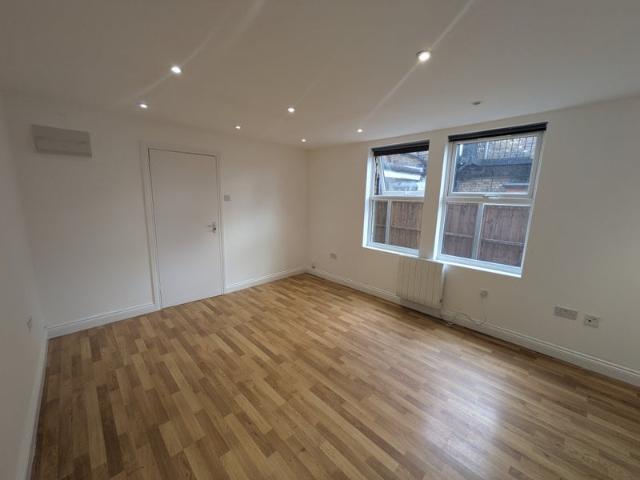Studio for rent in Palmers Green, Greater London