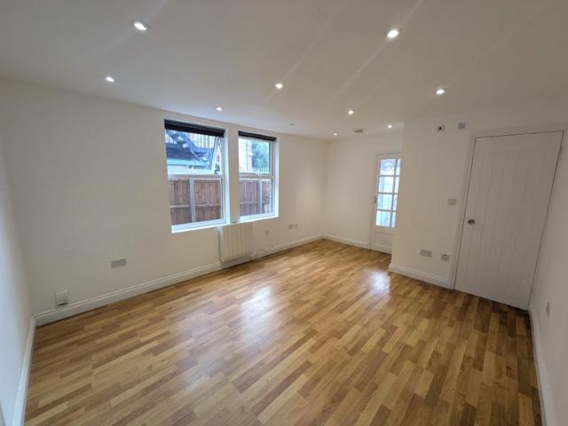 Studio for rent in Palmers Green, Greater London