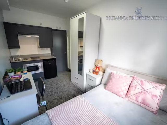 Studio for rent in Bournbrook, West Midlands