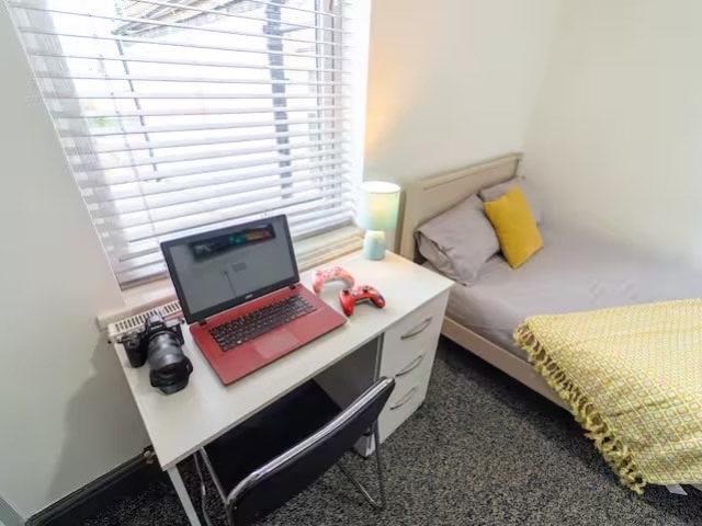 Studio for rent in Bournbrook, West Midlands