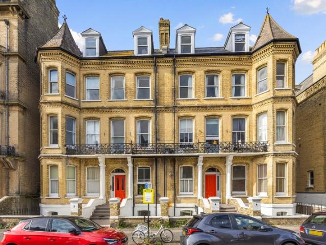 Studio for rent in Aldrington