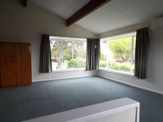 Apartment for rent in Chaslands, Canterbury