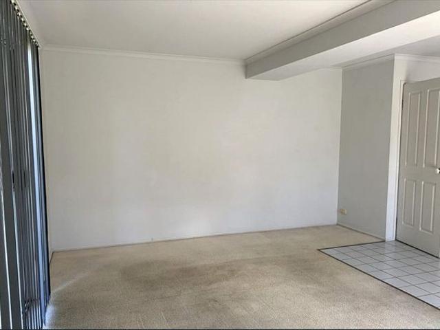 Townhouse for rent in Toombul, Queensland