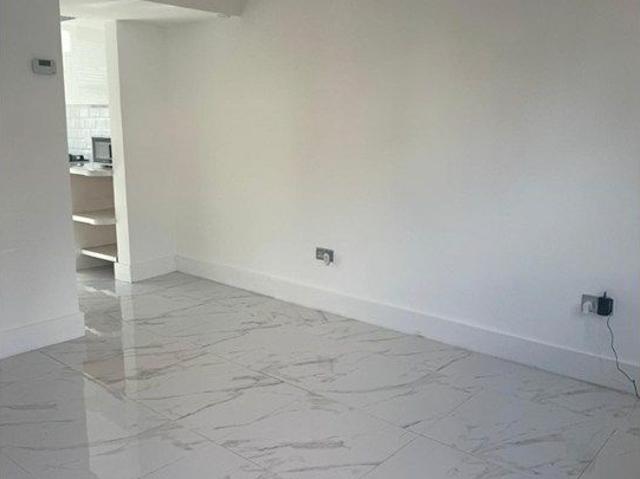 House for rent in Furzedown, Greater London