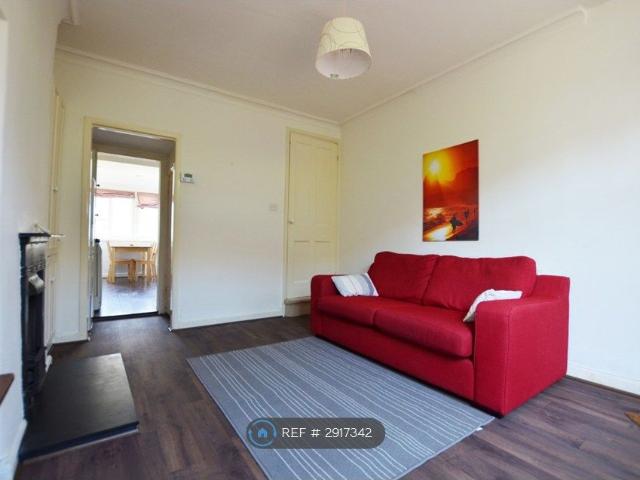 House for rent in Furzedown, Greater London