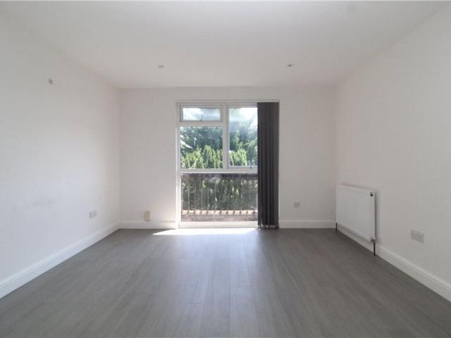 Apartment for rent in London Borough of Croydon, Addiscombe