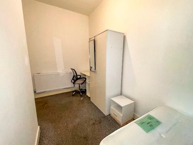 Room for rent in Joiner's Square, Hanley