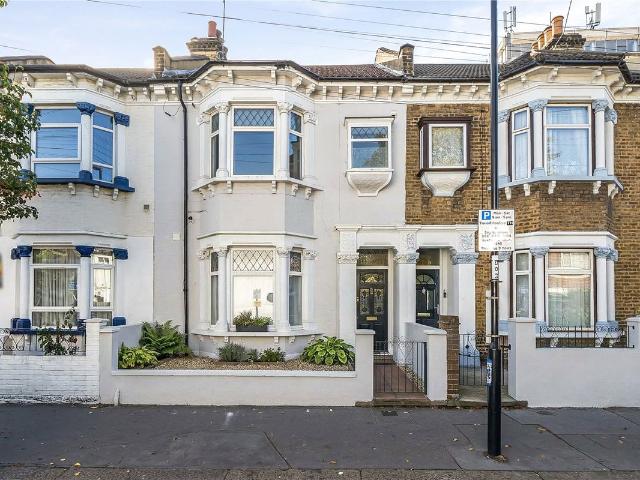 Room for rent in London Borough of Croydon, Greater London
