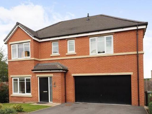 House for sale in Chapelthorpe, West Yorkshire