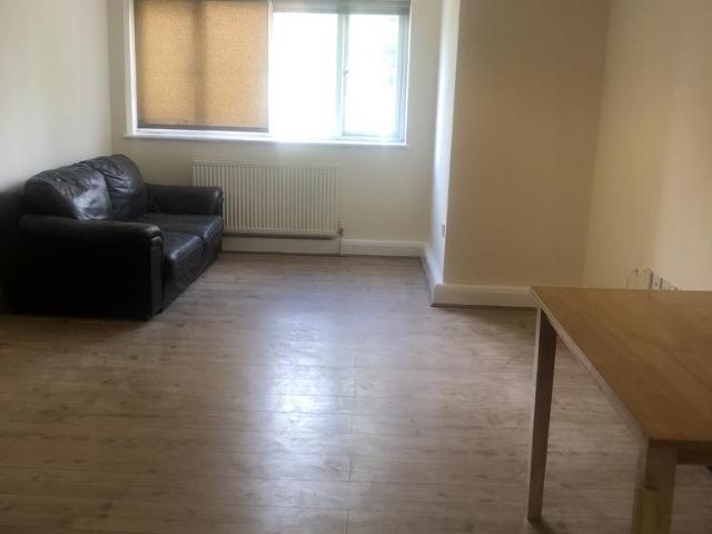 Apartment for rent in Oriel Estate, Greater London