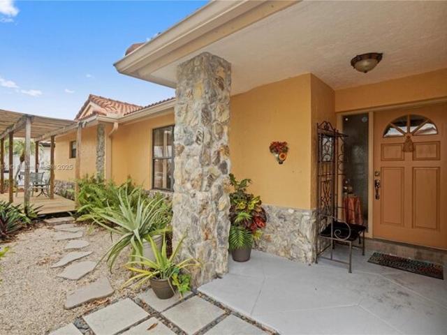 House for sale in Davie