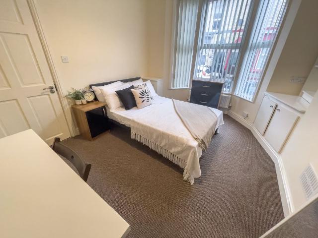 House for rent in Kensington, Calderstones