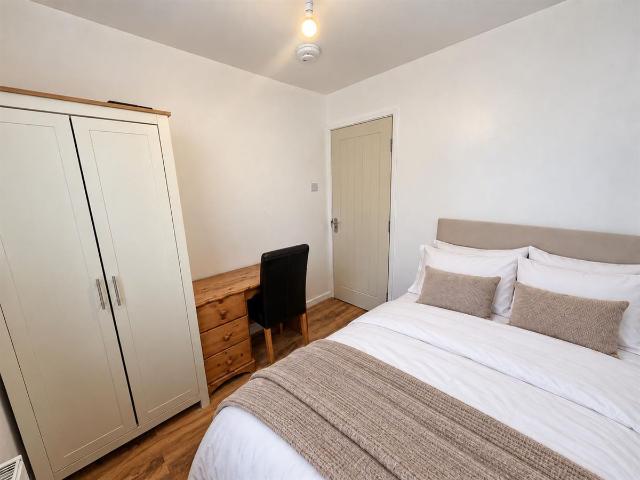 Apartment for rent in Kingswood