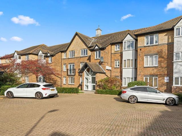 Apartment for rent in London Borough of Sutton, Greater London