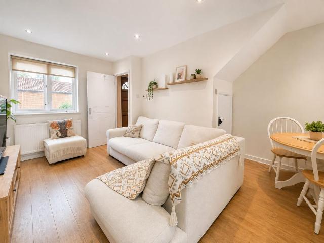 House for rent in Worcester Park, Greater London