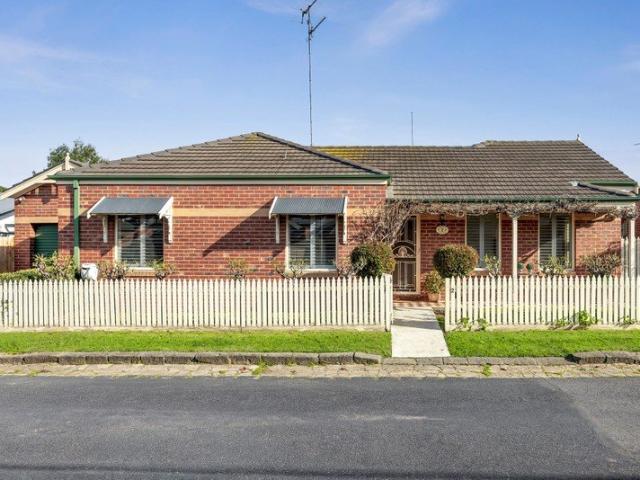 Townhouse for sale in Geelong, Victoria