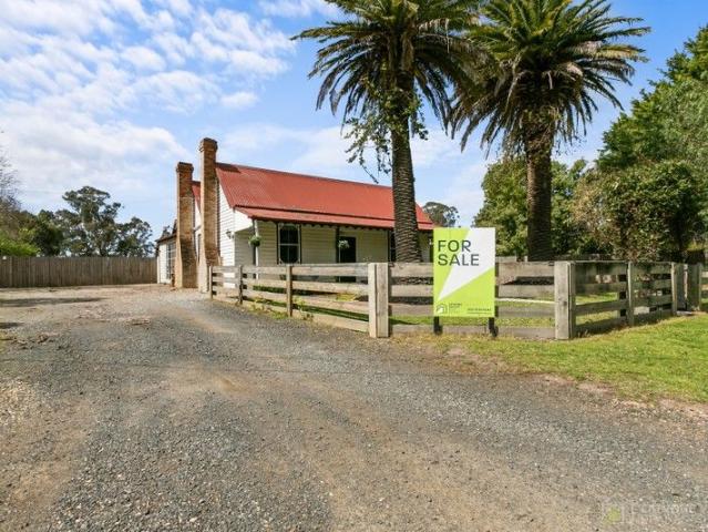 House for sale in Toongabbie, Victoria